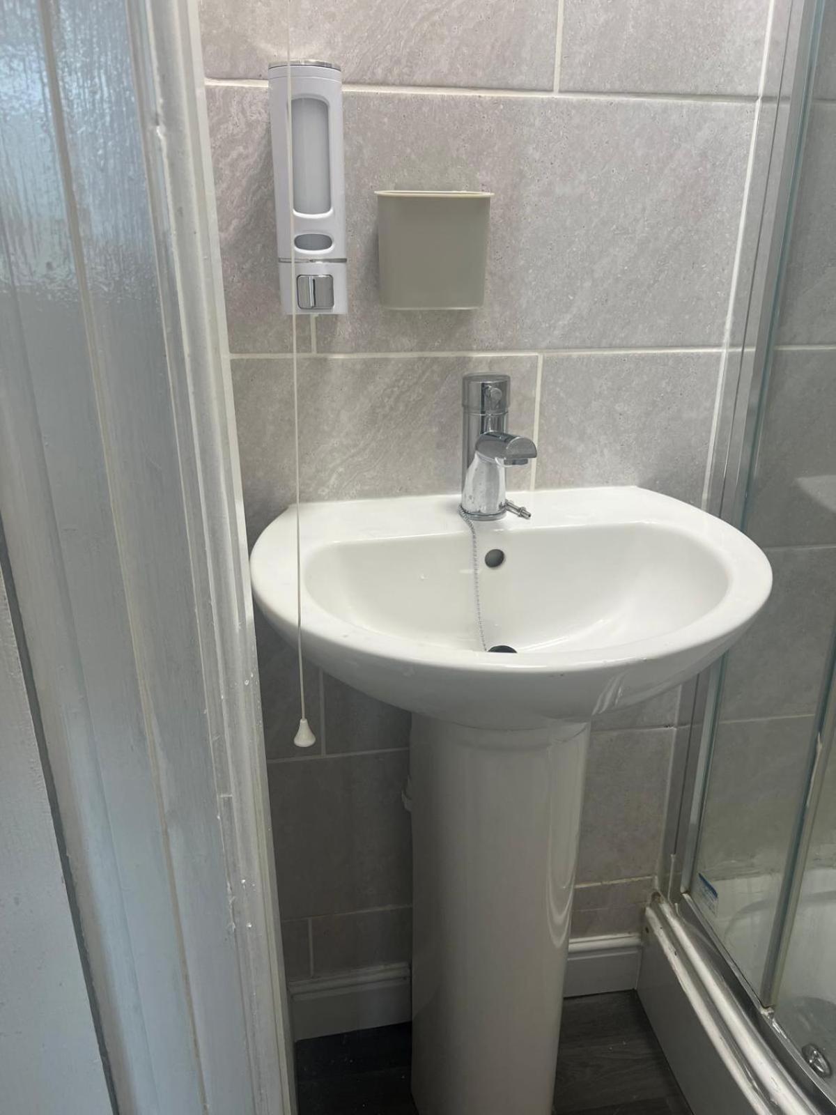 Studio Flat 7 With Private Shower & Wc Hotel Nottingham Ngoại thất bức ảnh